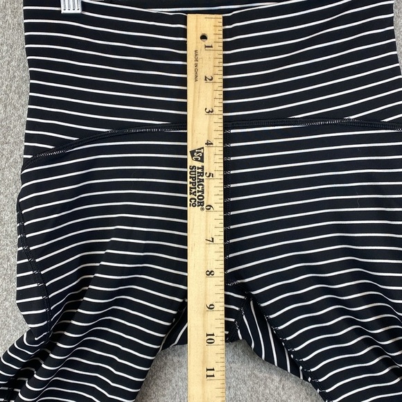 Lululemon Train Times legging pant 25” size 4 parallel stripe mid rise mesh - Picture 8 of 11